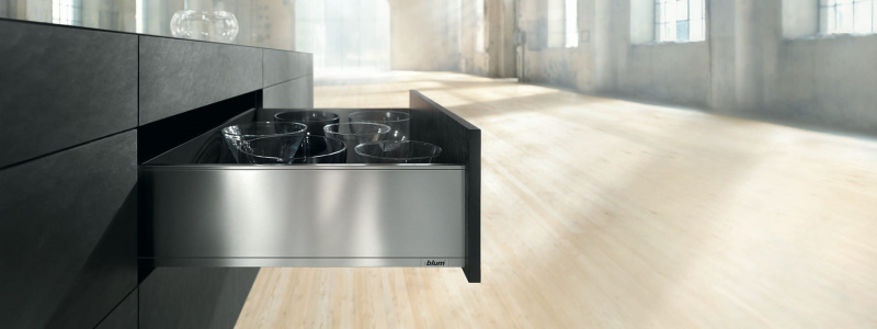 Файл:Система выдвижения LEGRABOX от Blum.jpg